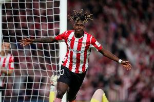 世体:巴萨怀疑尼科经纪人和哥哥阻挠转会,球员边聊骚边谈续约