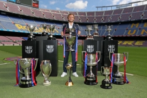 半岛体育app下载-拉基蒂奇宣布退役,巴萨官方社媒:足球会想念你的♥️