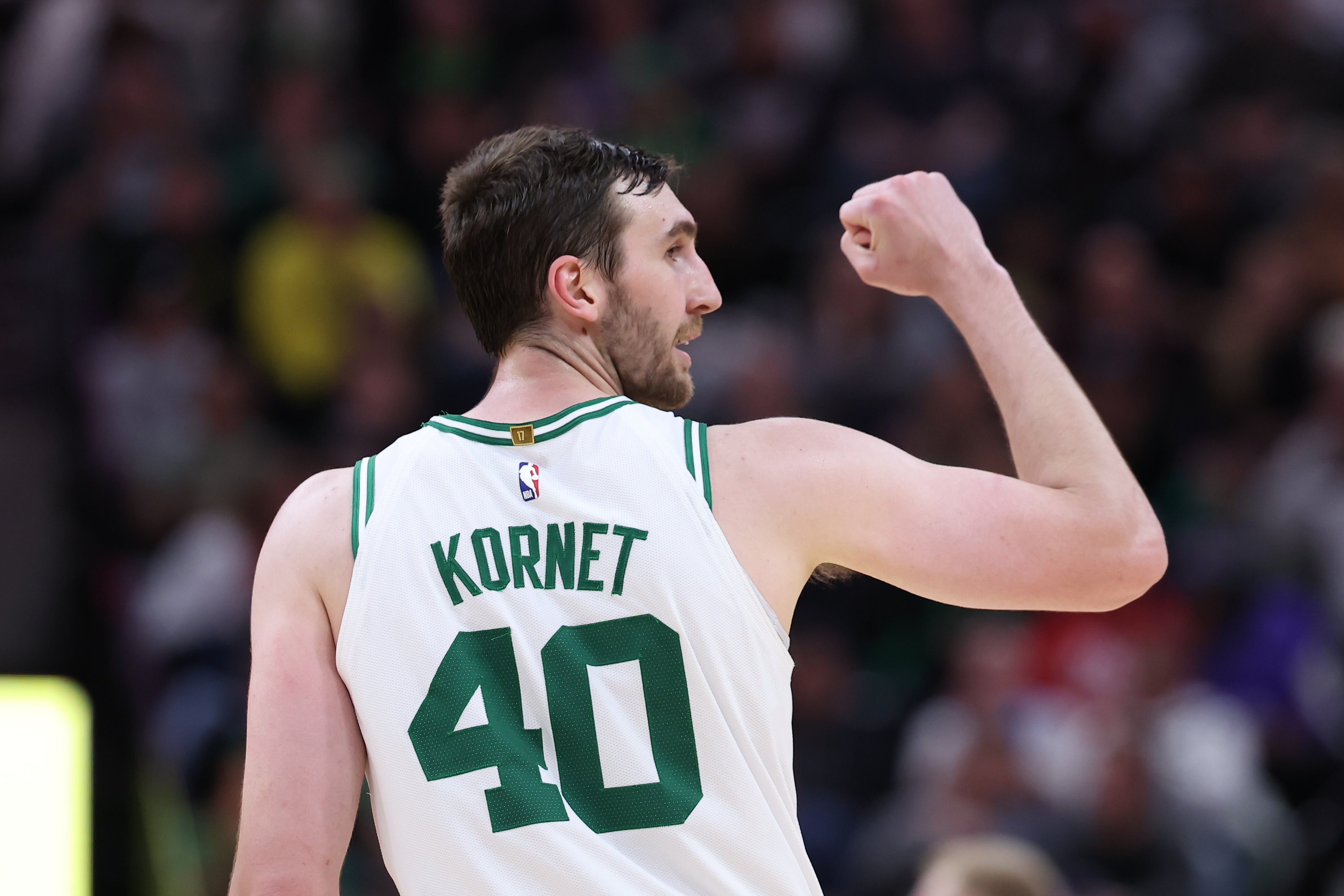 名记:马刺非常关注中锋市场&想补强内线 目标有科内特&亚布塞莱