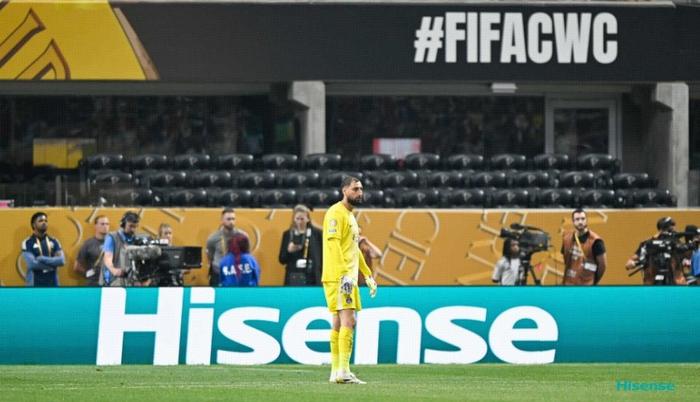 2-0!3-2!欧洲4豪门乱斗:断腿+染红!恩里克狂奔庆祝,太窒息