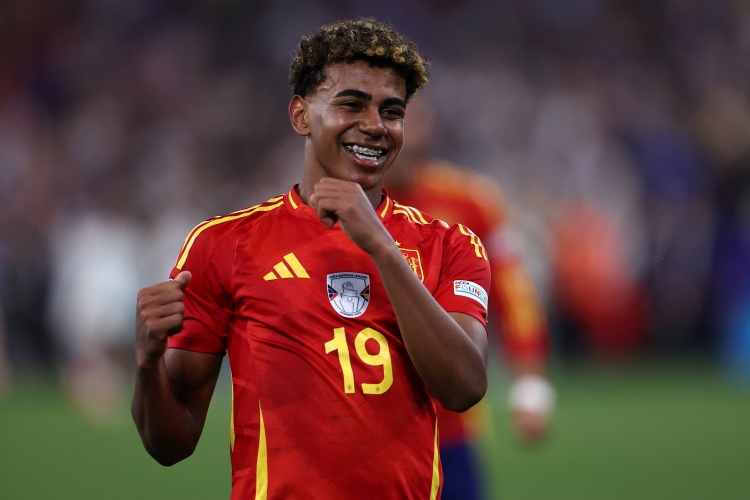 亚马尔国家队首秀以来已9助攻，同期欧洲国脚追平B费&amp;仅次姆巴佩