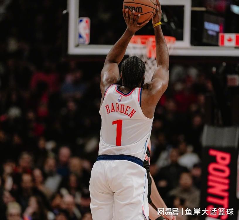 半岛体育全站-14分逆转！哈登31+10力挽狂澜，莺歌19+6选错，米勒19+6全队第一