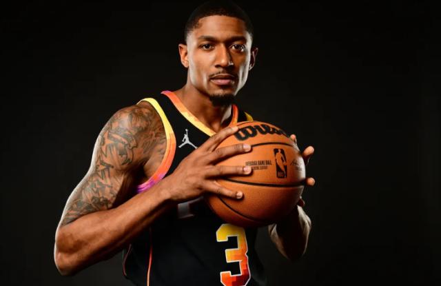 半岛体育入口-比尔转型当太阳首发控卫！三巨头磨合关系冲冠前景