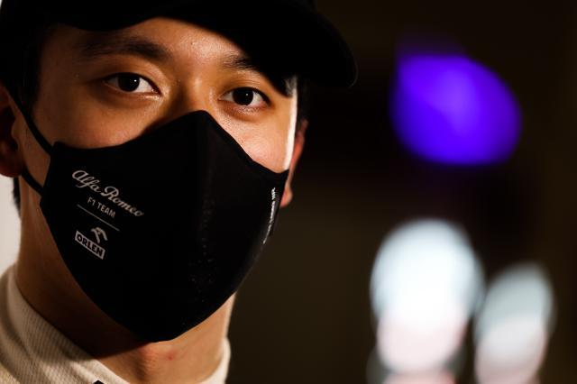 半岛体育入口-周冠宇把握激进与谨慎尺度 内心渴望成就首秀得分