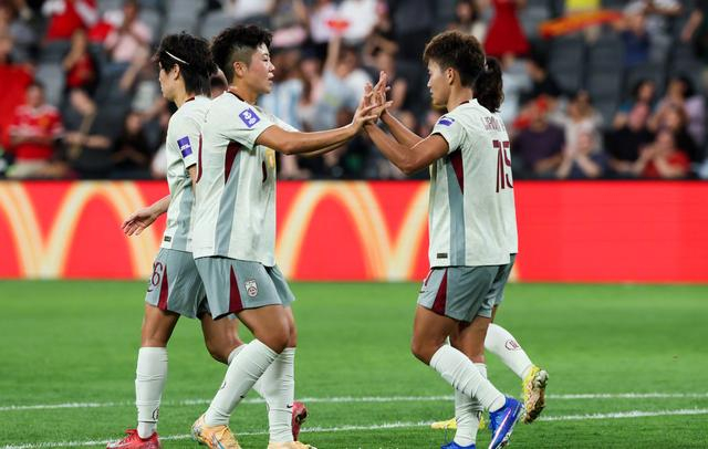 半岛体育全站-中国女足亚洲杯首胜，暴露四大问题！最新排名出炉，小组第一难了|马德兴|球队|比赛|对手|体能_新浪体育_新浪新闻