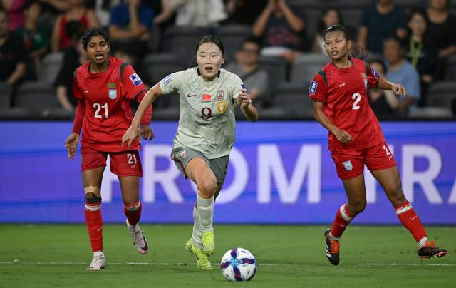 半岛体育全站-中国女足亚洲杯首胜，暴露四大问题！最新排名出炉，小组第一难了|马德兴|球队|比赛|对手|体能_新浪体育_新浪新闻