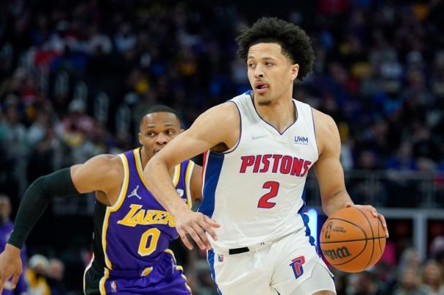 半岛体育-生涯首次砍三双各项数据回暖 状元正在兑现天赋